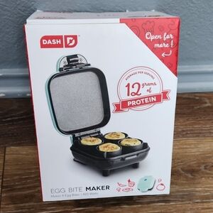 NWT Dash Egg Bite Maker Aqua Blue Green with recipe booklet
